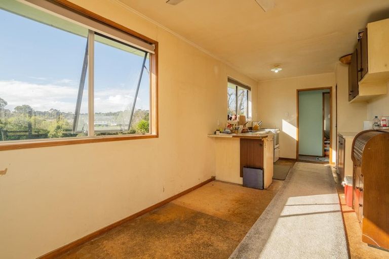 Photo of property in 46 Chislehurst Street, Henderson, Auckland, 0612