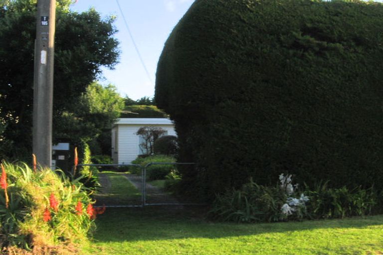 Photo of property in 18 Hemara Street, Waikanae Beach, Waikanae, 5036