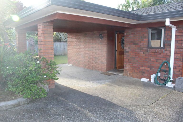 Photo of property in 65 Rhinevale Close, Henderson, Auckland, 0612
