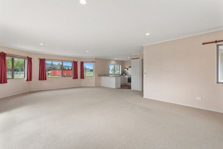 Photo of property in 26 Edgewater Grove, Whakatane, 3120