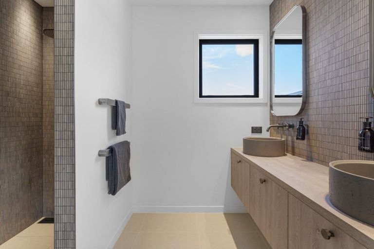 Photo of property in 14 Pukeko Way, Kinloch, Taupo, 3377