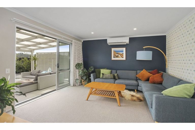 Photo of property in 30 Arthur Rolfe Lane, Swanson, Auckland, 0614