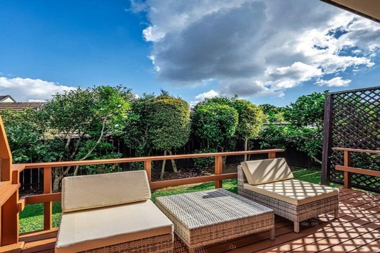 Photo of property in 2/77 Aberfeldy Avenue, Highland Park, Auckland, 2010