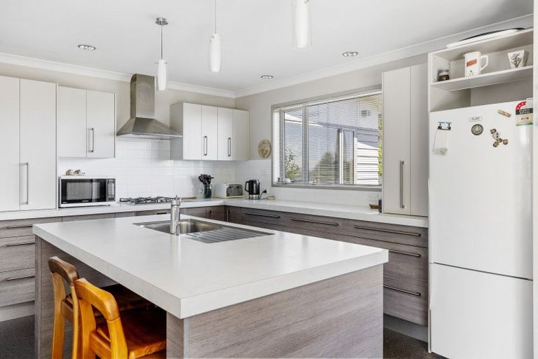 Photo of property in 2/30 Ingle Avenue, Waipahihi, Taupo, 3330