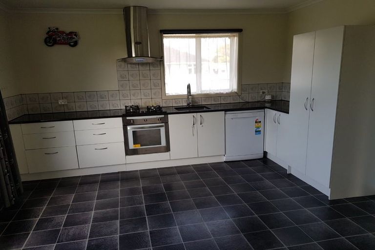 Photo of property in 9 Pembroke Street, Avondale, Christchurch, 8061