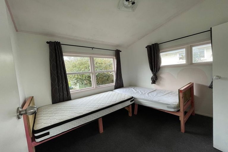 Photo of property in 30 William Souter Street, Forrest Hill, Auckland, 0620