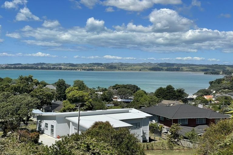 Photo of property in 6 Montgomery Crescent, Cockle Bay, Auckland, 2014