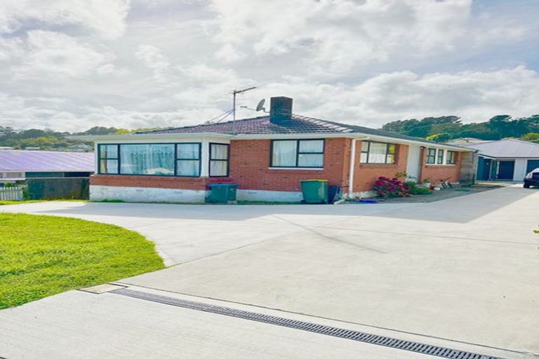 Photo of property in 56 Westmeath Street, Waitangirua, Porirua, 5024