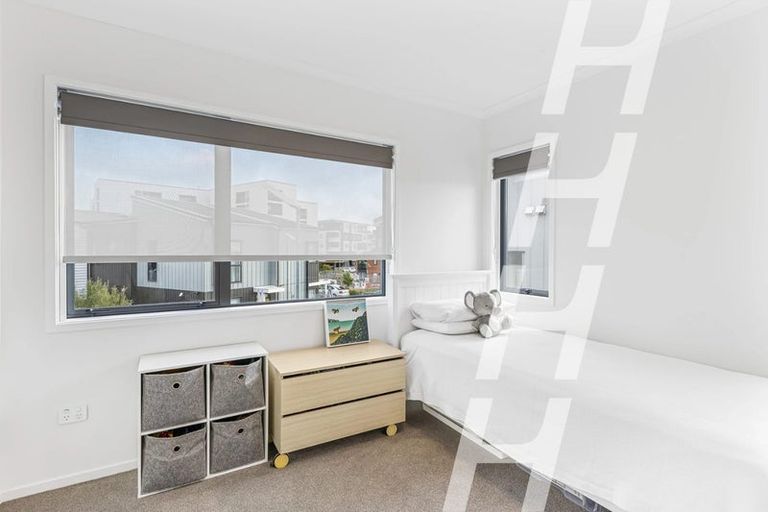 Photo of property in 2 Hononga Lane, Northcote, Auckland, 0627
