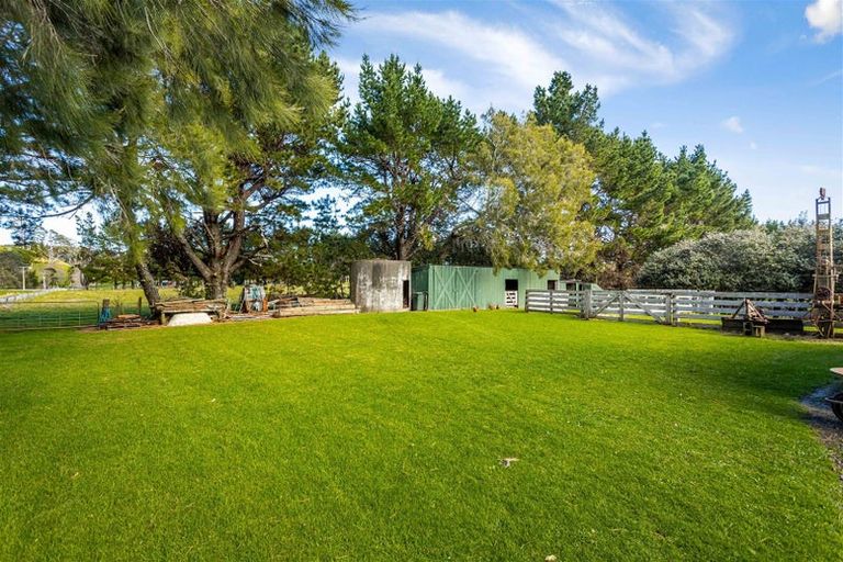 Photo of property in 192 Muriwai Valley Road, Muriwai, Waimauku, 0881