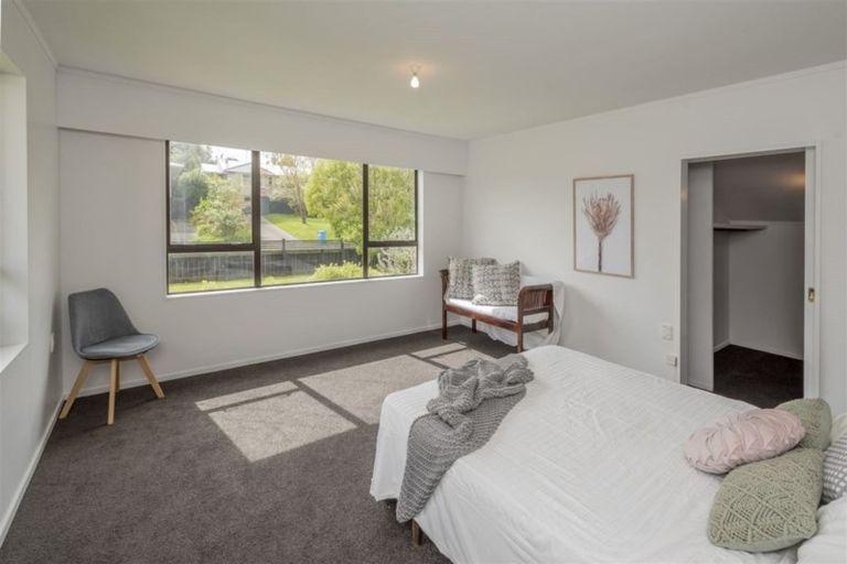 Photo of property in 6 Highbury Drive, Levin, 5510