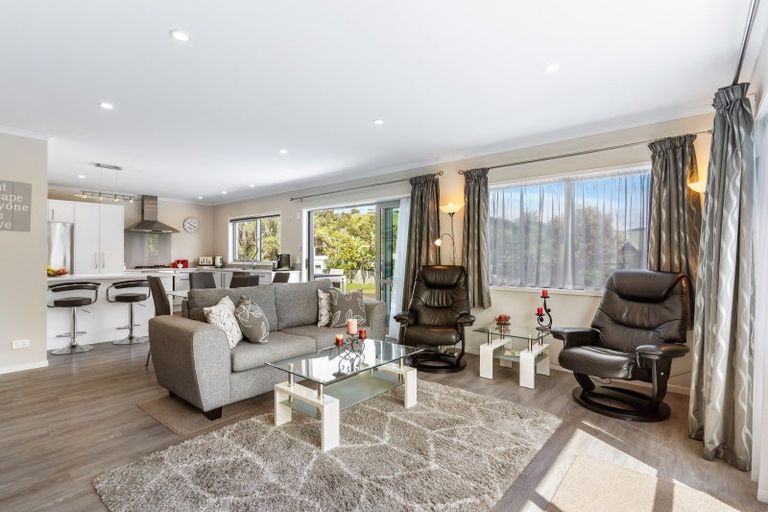 Photo of property in 123 Durrant Drive, Whangamata, 3620
