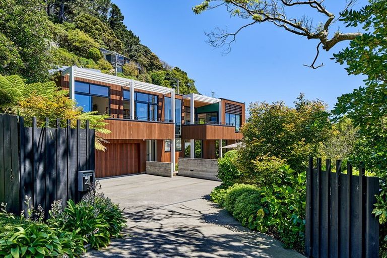 Photo of property in 4 Marama Terrace, Eastbourne, Lower Hutt, 5013