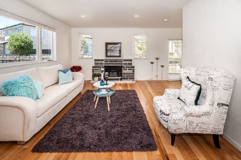 Photo of property in 1/15 Seine Road, Forrest Hill, Auckland, 0620