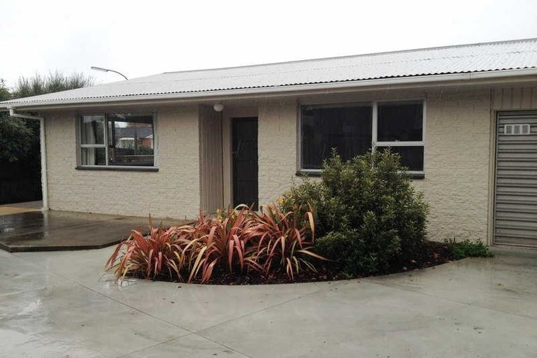 Photo of property in 1/28 Guinness Crescent, Ilam, Christchurch, 8041