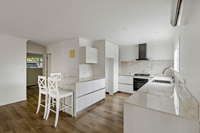 Photo of property in 1/69 Bay Street, Red Beach, 0932