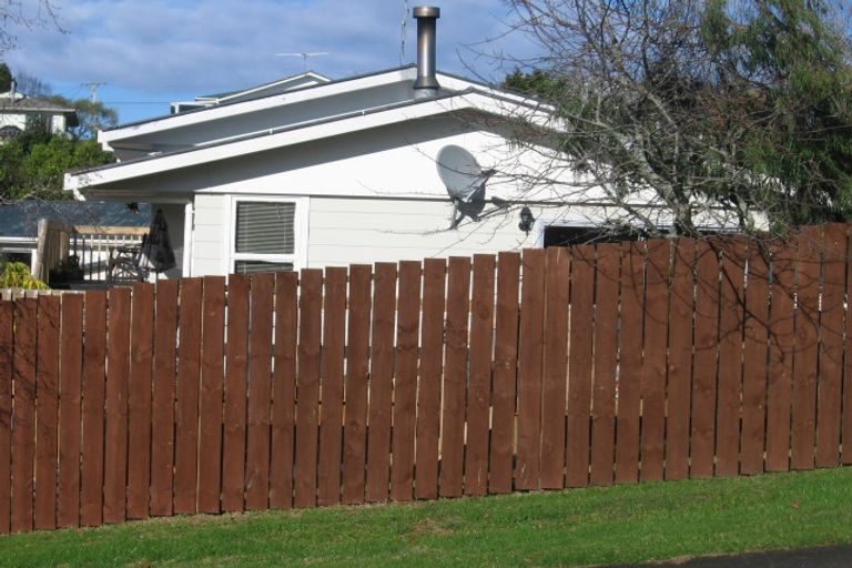 Photo of property in 25 Keegan Drive, Massey, Auckland, 0614