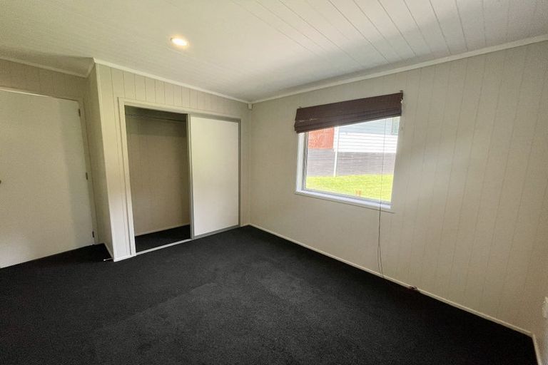 Photo of property in 14 Panzic Place, Glen Eden, Auckland, 0602