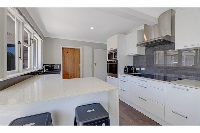 Photo of property in 15 Wyn Street, Hoon Hay, Christchurch, 8025