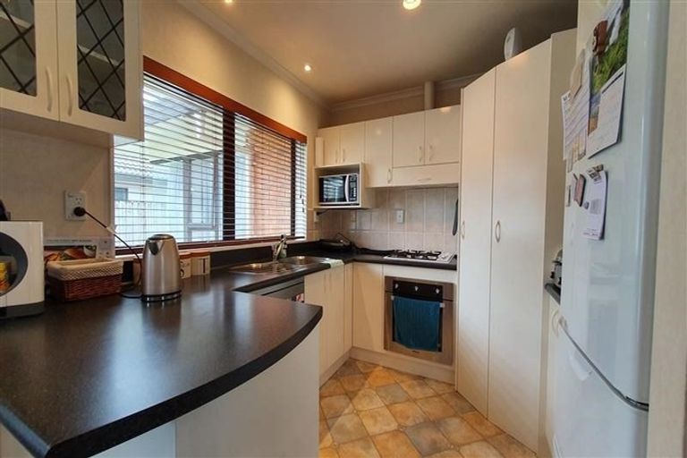 Photo of property in 1/21 Glanworth Place, Dannemora, Auckland, 2016