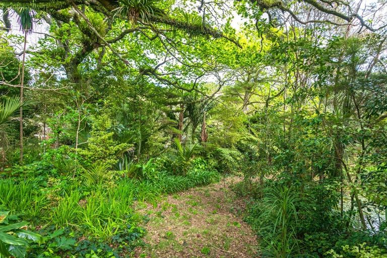 Photo of property in 2565 Rings Road, Coromandel, 3506
