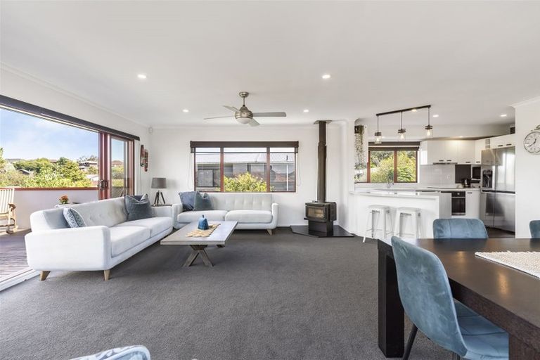 Photo of property in 43 Cockle Bay Road, Cockle Bay, Auckland, 2014