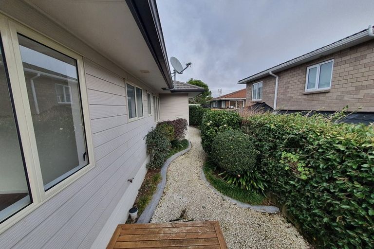 Photo of property in 4a Elcoat Avenue, Henderson, Auckland, 0612