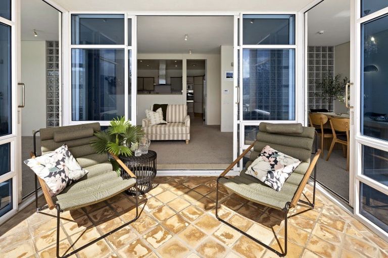 Photo of property in Trieste, 2/346 Oriental Parade, Oriental Bay, Wellington, 6011