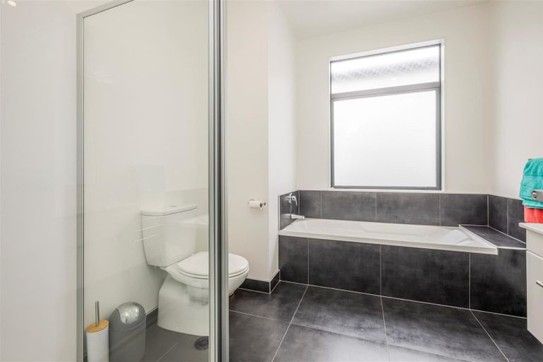 Photo of property in 57 Battalion Drive, Papakura, 2110