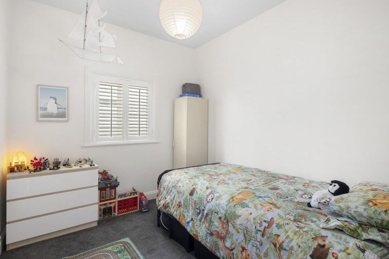 Photo of property in 36 Oroua Street, Eastbourne, Lower Hutt, 5013