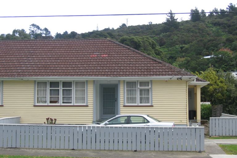 Photo of property in 310 George Street, Stokes Valley, Lower Hutt, 5019