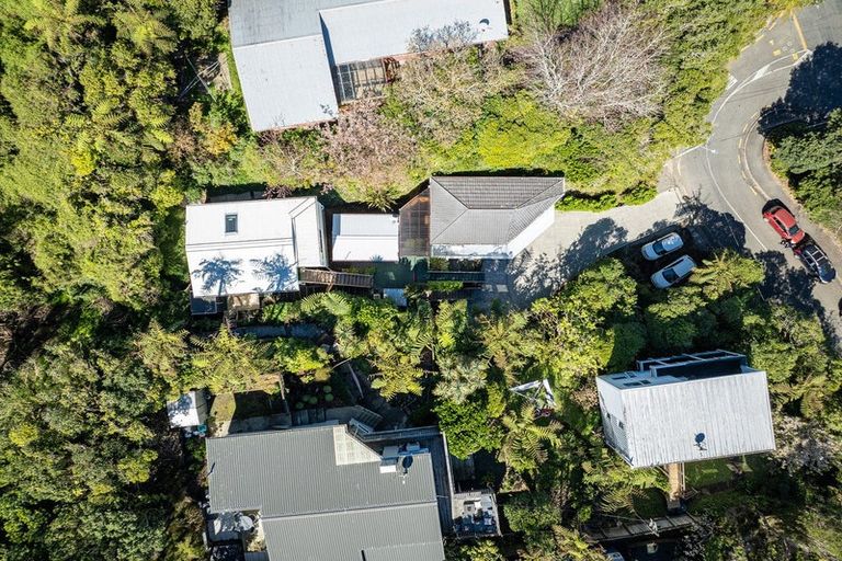 Photo of property in 2 Huntingdon Street, Northland, Wellington, 6012