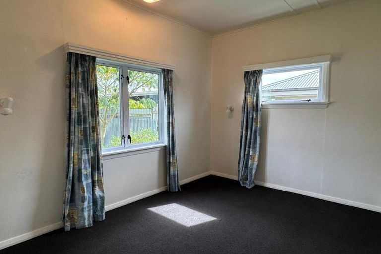 Photo of property in 34 James Cook Street, Havelock North, 4130