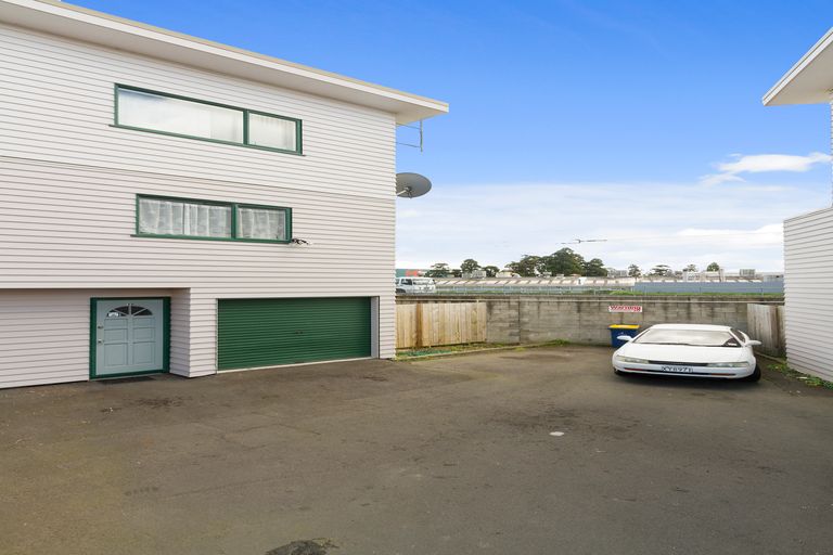 Photo of property in 15/1 Briar Way, New Lynn, Auckland, 0600