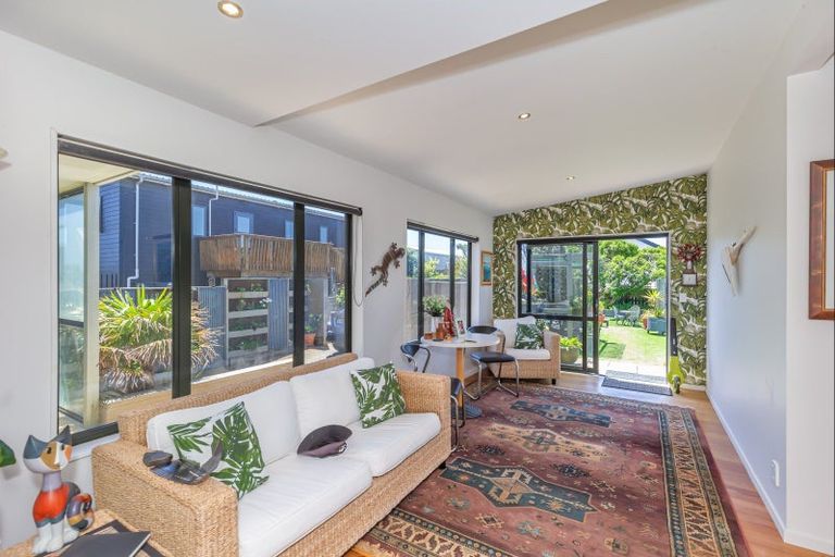 Photo of property in 8 Arataki Grove, Waitarere Beach, Levin, 5510