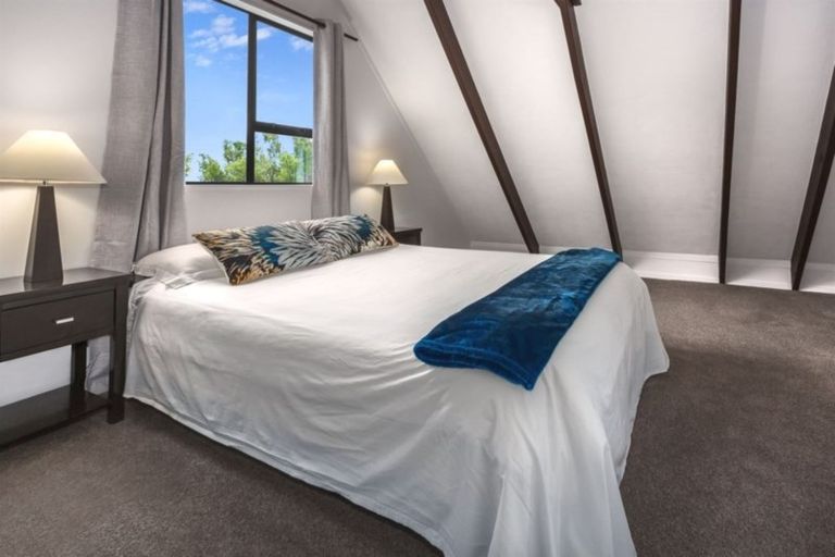 Photo of property in 9 Cleat Street, Whitby, Porirua, 5024