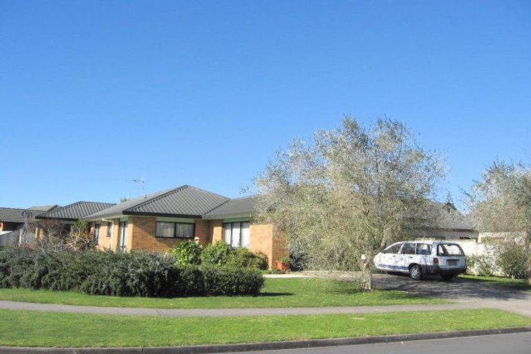 Photo of property in 2 Waipuna Place, Rototuna, Hamilton, 3210