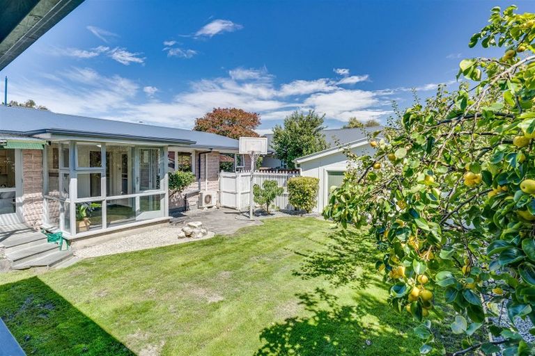 Photo of property in 18 Carruthers Street, Ilam, Christchurch, 8041