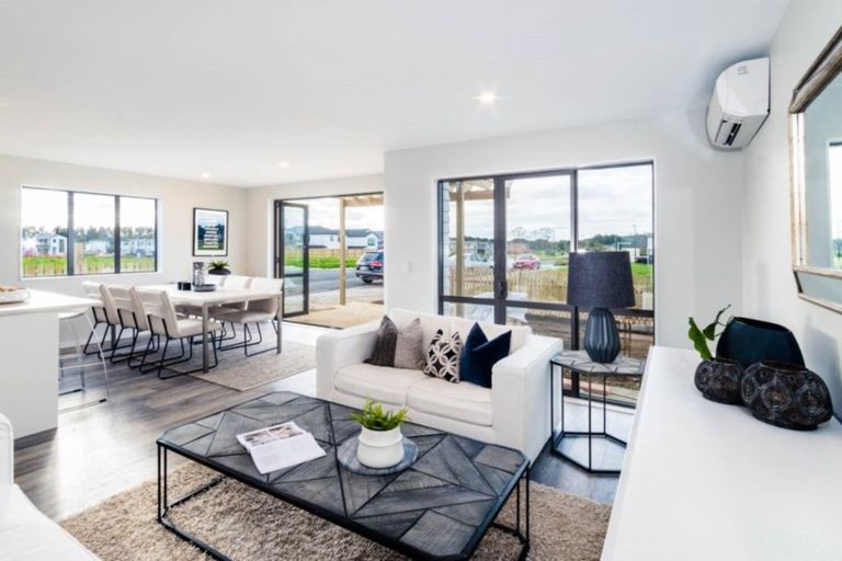 Photo of property in 15 Irving Place, Hobsonville, Auckland, 0616