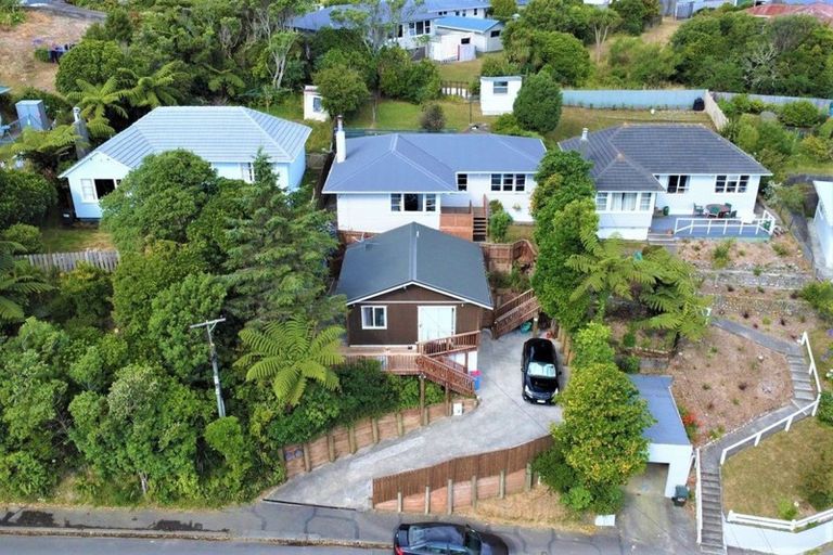Photo of property in 61 Salford Street, Newlands, Wellington, 6037