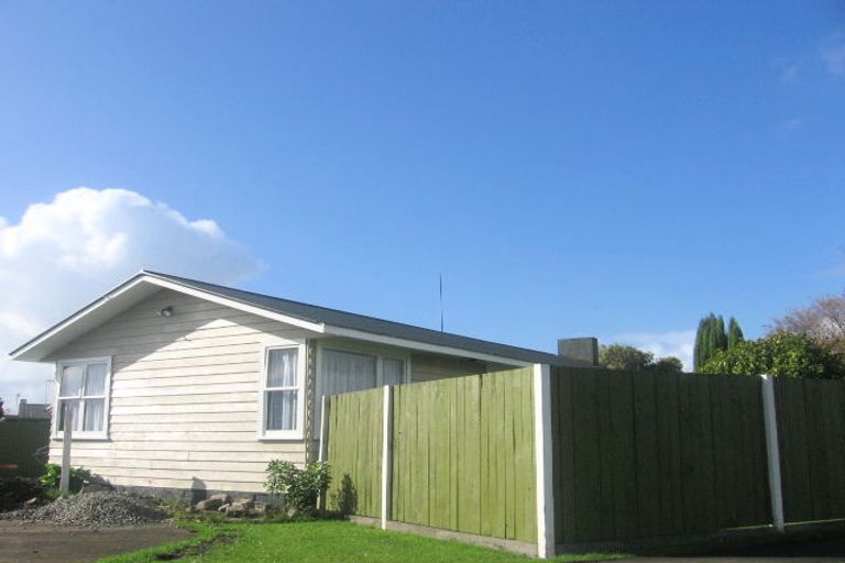 Photo of property in 87 Sutherland Crescent, Westbrook, Palmerston North, 4412