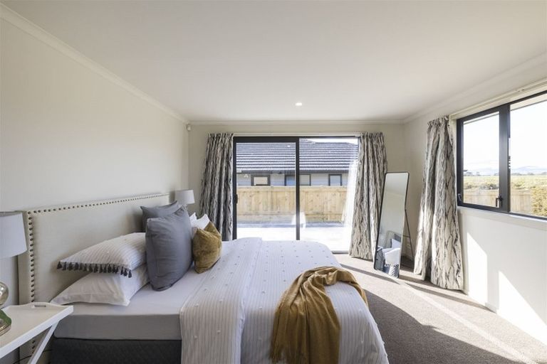 Photo of property in 38 Silicon Way, Fitzherbert, Palmerston North, 4410