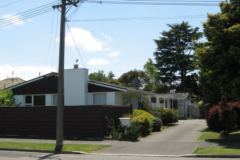 Photo of property in 2/4 Kyeburn Place, Avonhead, Christchurch, 8042