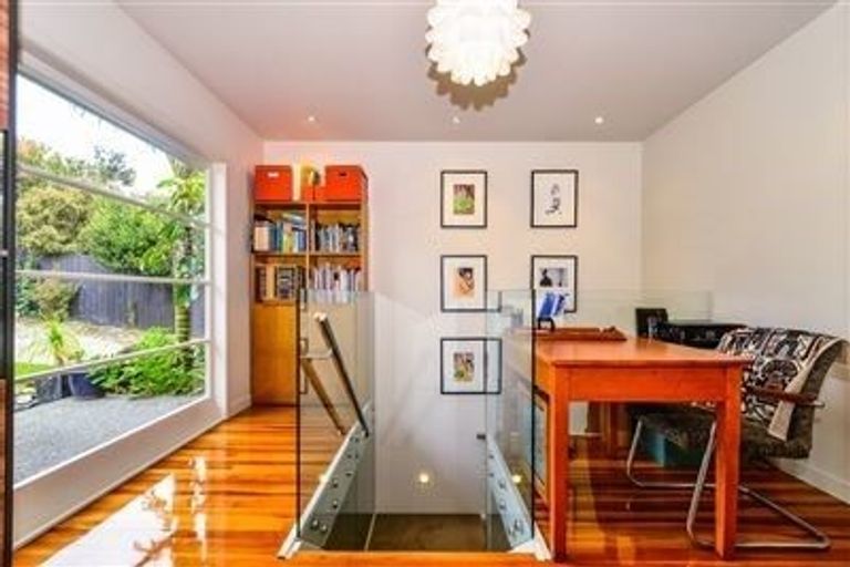 Photo of property in 148 Luckens Road, West Harbour, Auckland, 0618