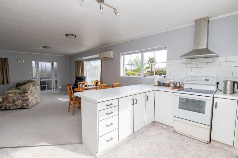 Photo of property in 37 Darlington Street, Ngatea, 3503