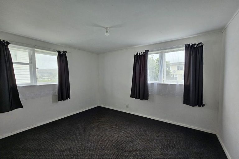 Photo of property in 46-48 Cheshire Street, Cannons Creek, Porirua, 5024