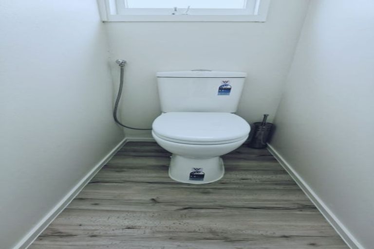 Photo of property in 2/39 Rathgar Road, Henderson, Auckland, 0610