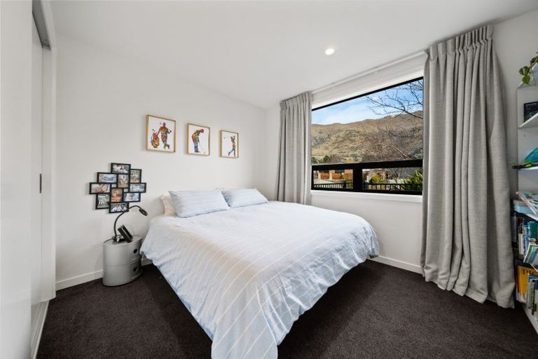 Photo of property in 13 Eden Close, Wanaka, 9305
