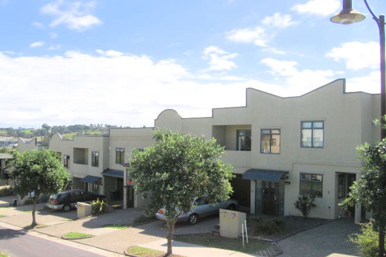 Photo of property in 88/6 Pannill Place, Oteha, Auckland, 0632