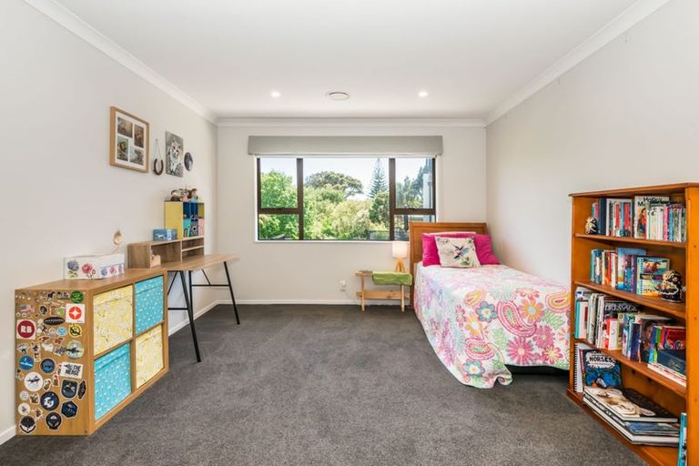 Photo of property in 50 Dale Road, Raumati South, Paraparaumu, 5032